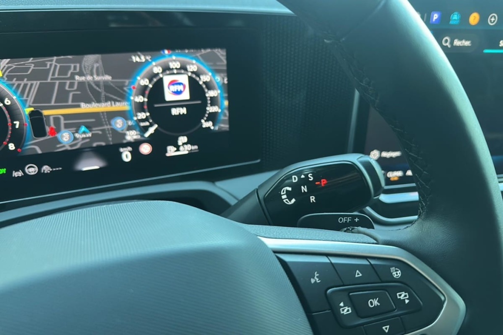 VOLKSWAGEN Passat 1.5 eTSI OPF 150 DSG7 Life Plus - ref: 1-374085 - Photo 16