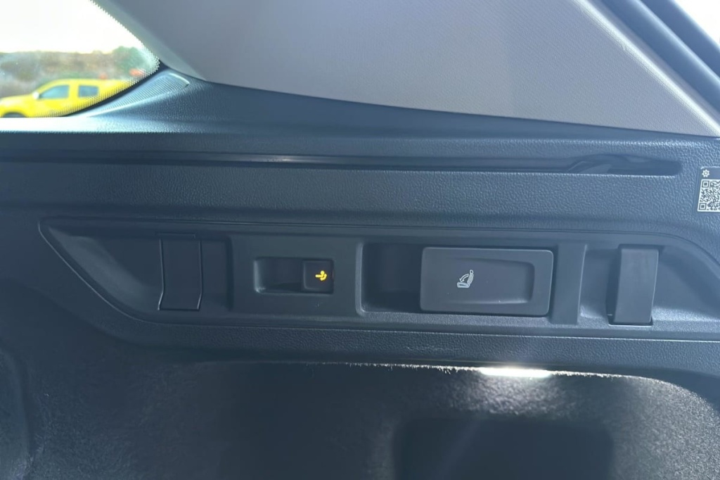 VOLKSWAGEN Passat 1.5 eTSI OPF 150 DSG7 Life Plus - ref: 1-374085 - Photo 20