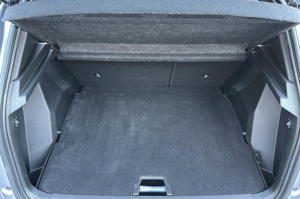 PEUGEOT 2008 50 kWh 136 ch Allure - ref: 1-374754 - Photo 11