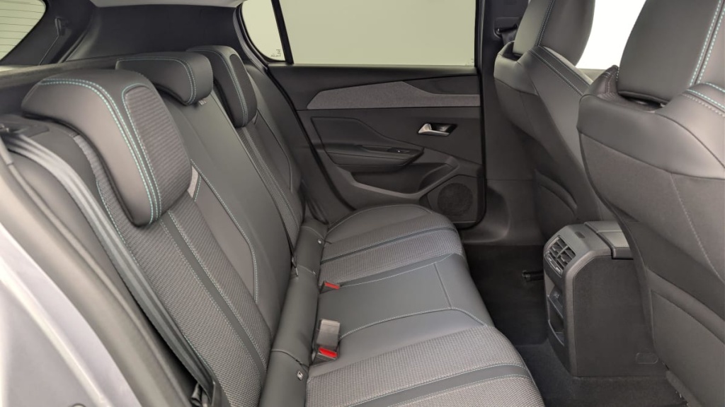 PEUGEOT 308 Hybrid 136 e-DCS6 Allure - ref: 1-374900 - Photo 10