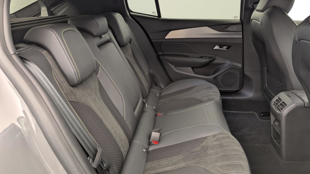 PEUGEOT 408 PHEV 180 e-EAT8 GT - ref: 1-374931 - Photo 10