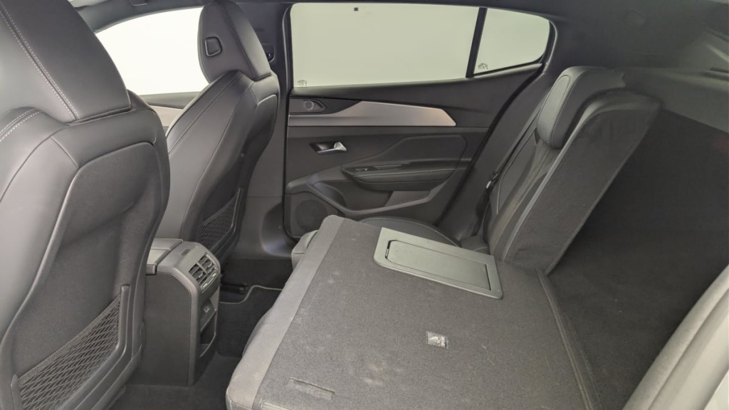 PEUGEOT 408 PHEV 180 e-EAT8 GT - ref: 1-374931 - Photo 12