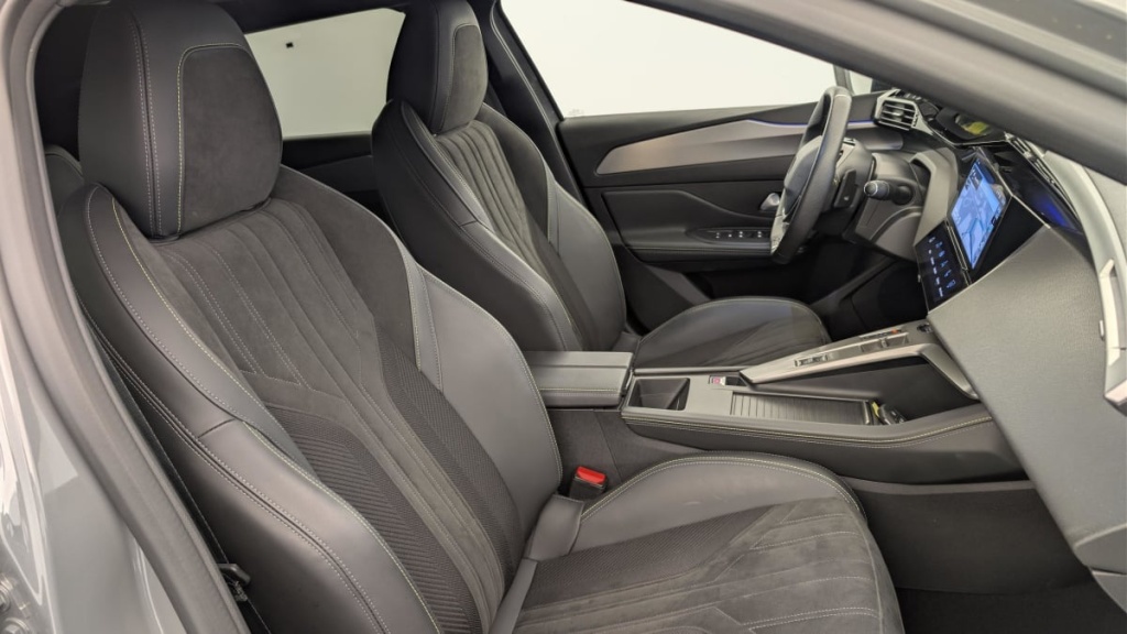 PEUGEOT 408 PHEV 180 e-EAT8 GT - ref: 1-374931 - Photo 9