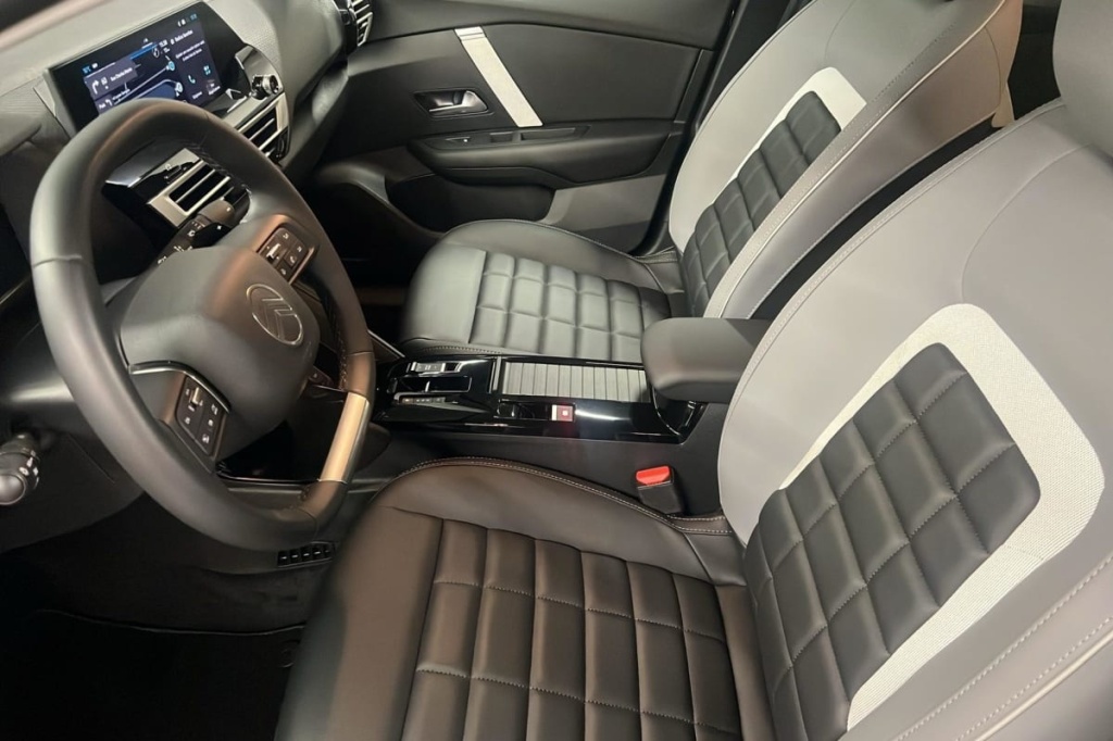 CITROEN C4 Hybride 145 e-DCS6 Max - ref: 1-374951 - Photo 9