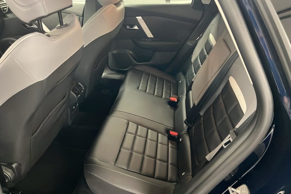 CITROEN C4 Hybride 145 e-DCS6 Max - ref: 1-374952 - Photo 10