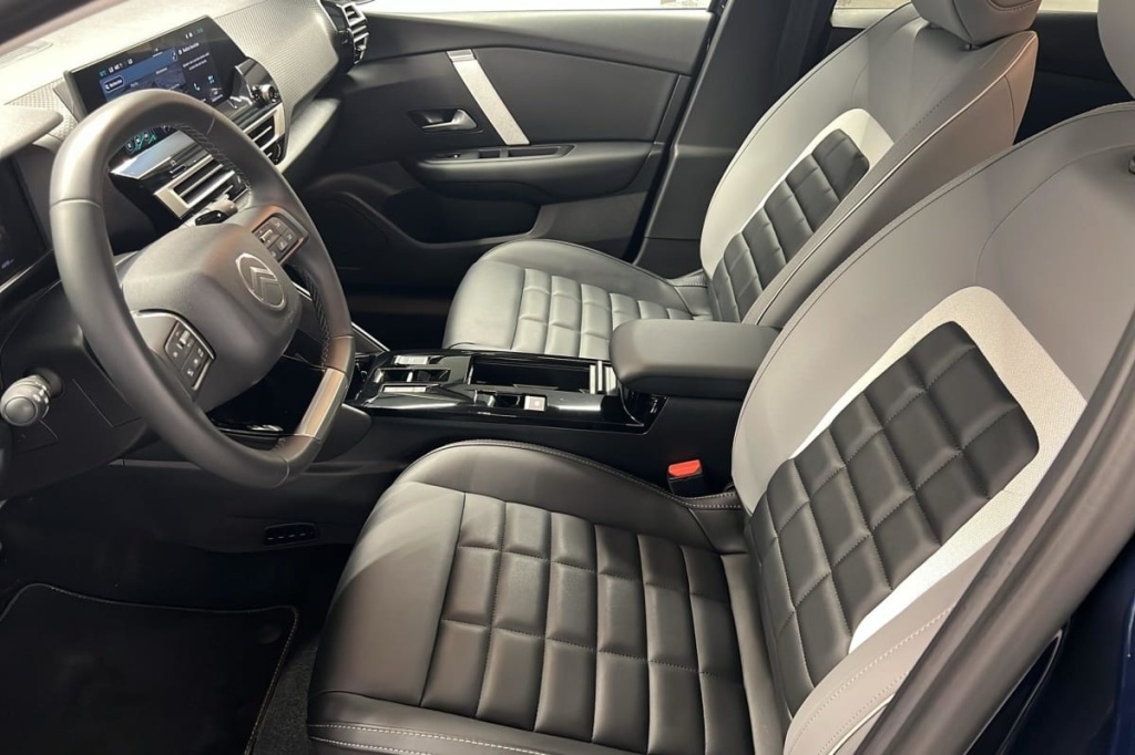 CITROEN C4 Hybride 145 e-DCS6 Max - ref: 1-374952 - Photo 9