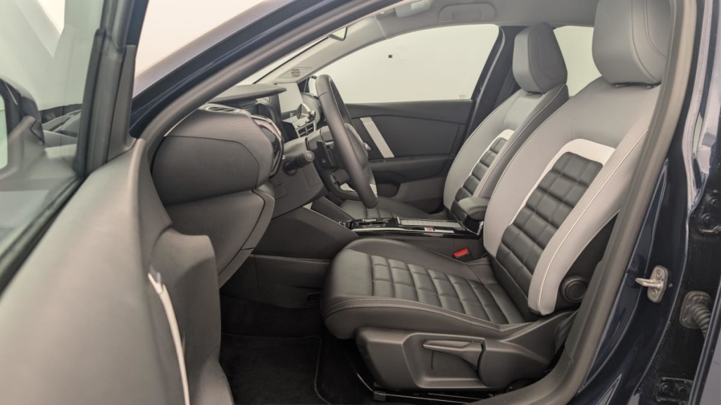 CITROEN C4 Hybride 145 e-DCS6 Max - ref: 1-374953 - Photo 16