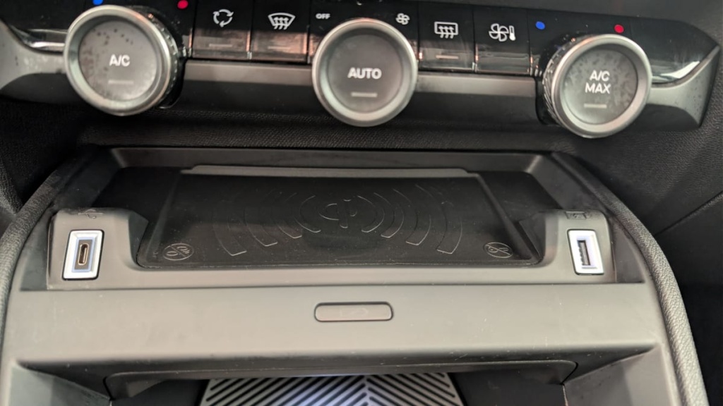 CITROEN C4 Hybride 145 e-DCS6 Max - ref: 1-374953 - Photo 19