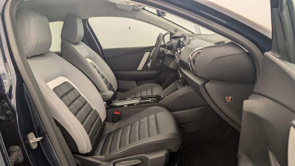 CITROEN C4 Hybride 145 e-DCS6 Max - ref: 1-374953 - Photo 9