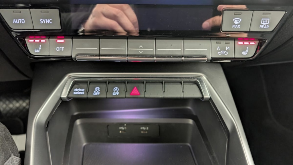 AUDI A3 Sportback 35 TFSI Mild Hybrid 150 S tronic 7 Design Luxe - ref: 1-375109 - Photo 20