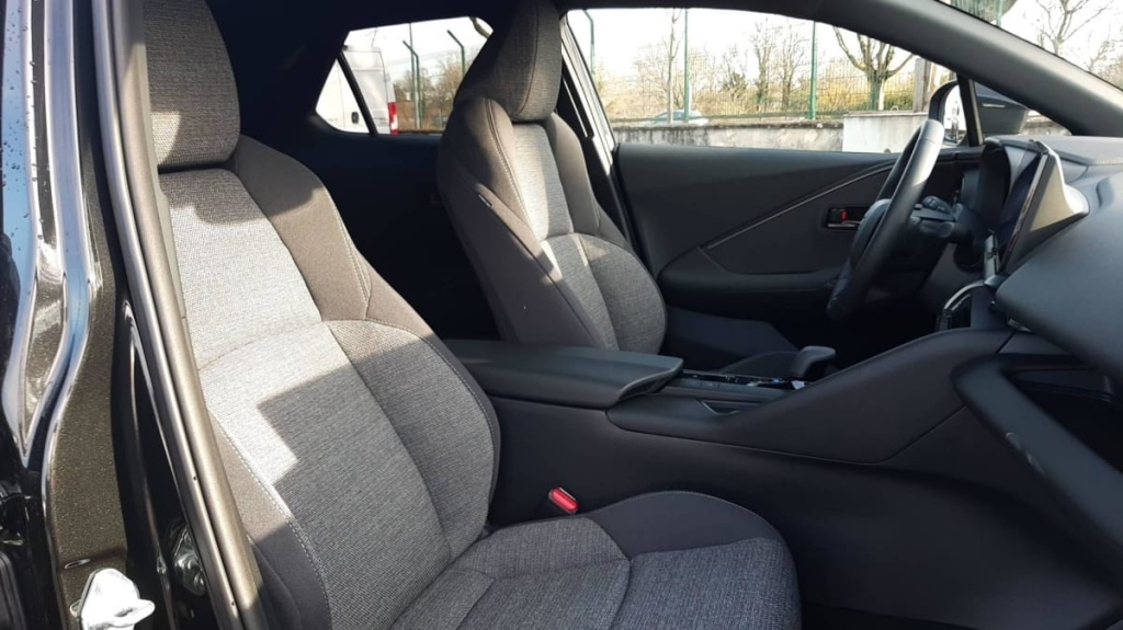 TOYOTA C-HR Hybride Rechargeable 225 Design - ref: 1-375296 - Photo 9