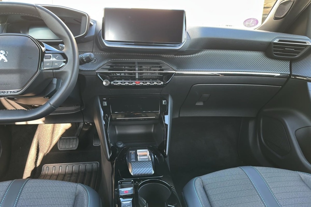 PEUGEOT 2008 PureTech 130 S S EAT8 Allure Pack - ref: 1-375448 - Photo 17