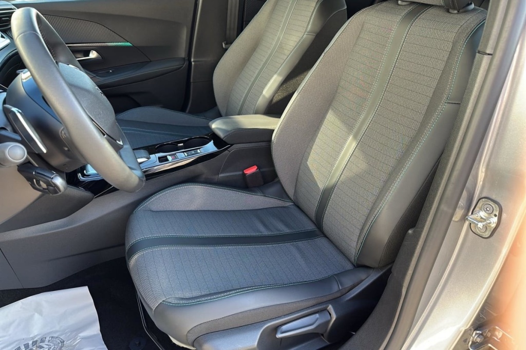 PEUGEOT 2008 PureTech 130 S S EAT8 Allure Pack - ref: 1-375448 - Photo 9