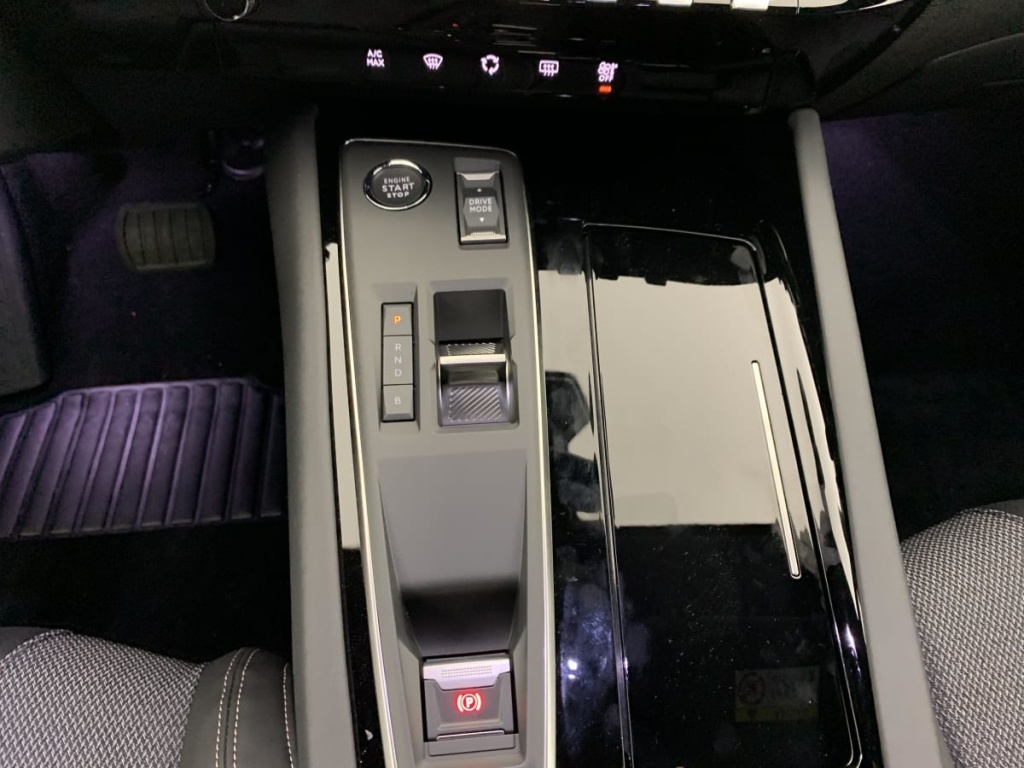 PEUGEOT 508 SW Hybrid 180 e-EAT8 Allure - ref: 1-375460 - Photo 18