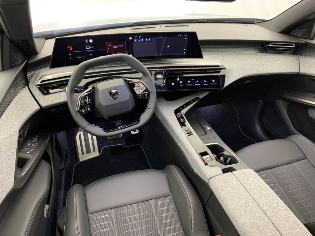 PEUGEOT 5008 Hybrid 145 e-DCS6 GT - ref: 1-375689 - Photo 15