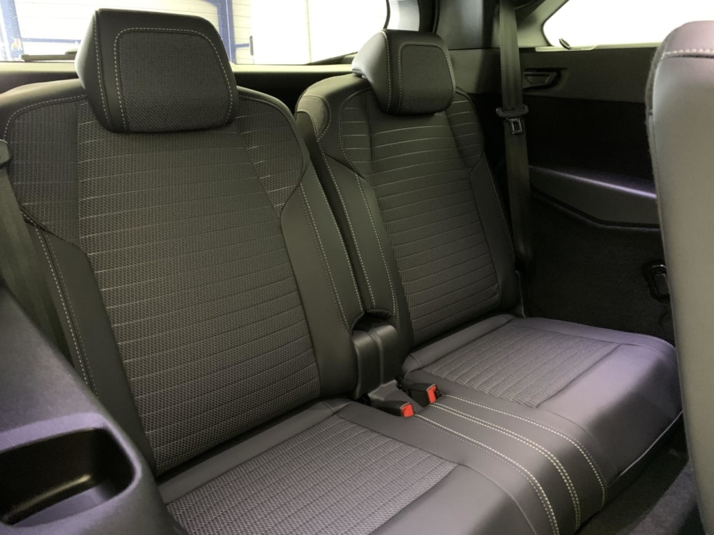 PEUGEOT 5008 Hybrid 145 e-DCS6 GT - ref: 1-375691 - Photo 11