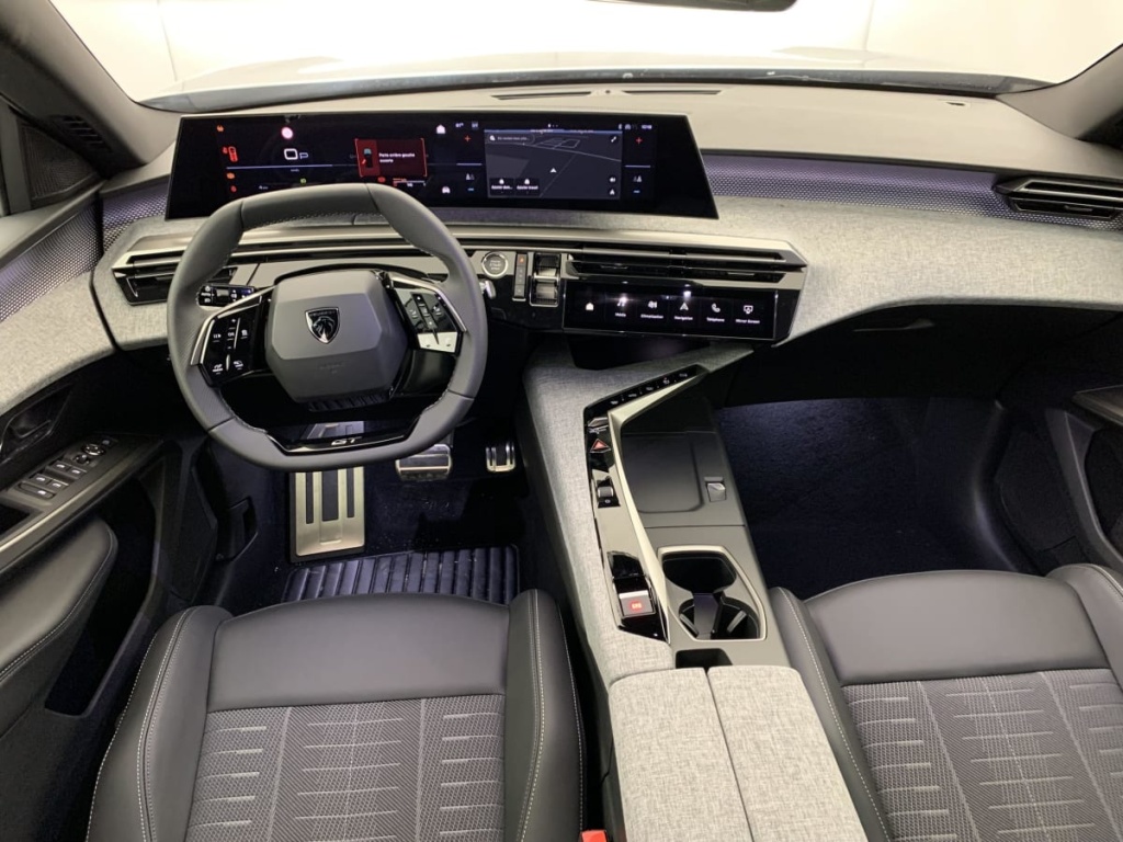 PEUGEOT 5008 Hybrid 145 e-DCS6 GT - ref: 1-375695 - Photo 15