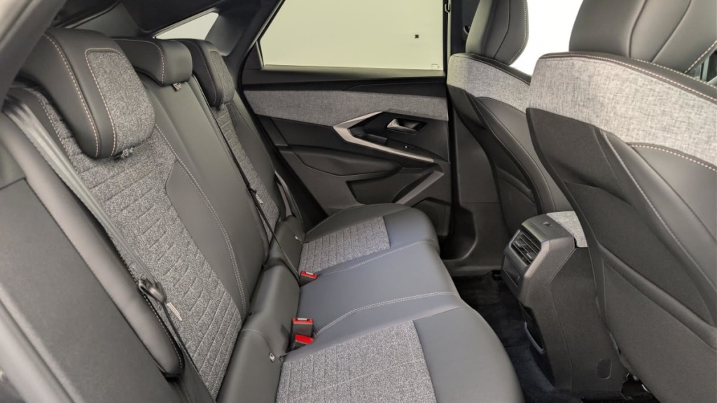 PEUGEOT 3008 Hybrid 145 e-DCS6 Allure - ref: 1-375796 - Photo 10