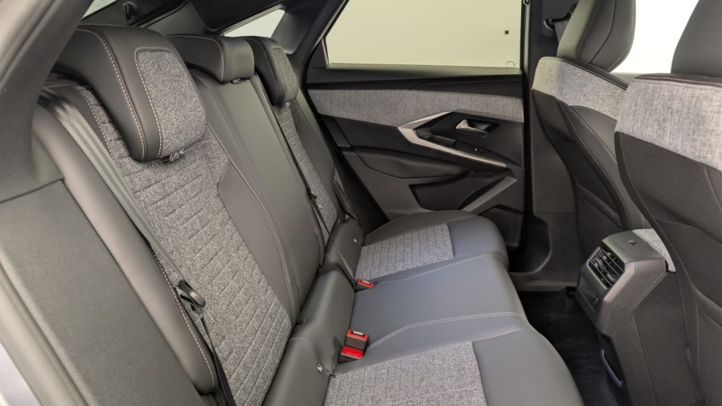 PEUGEOT 3008 Hybrid 145 e-DCS6 Allure - ref: 1-375798 - Photo 10