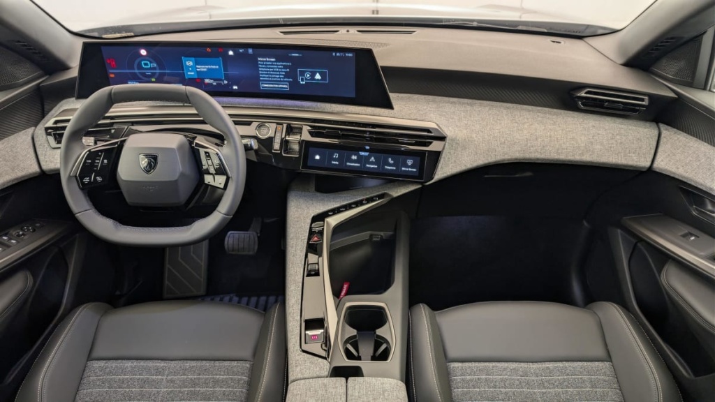 PEUGEOT 3008 Hybrid 145 e-DCS6 Allure - ref: 1-375798 - Photo 13