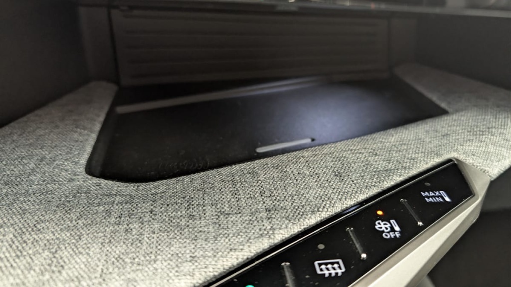 PEUGEOT 3008 Hybrid 145 e-DCS6 Allure - ref: 1-375807 - Photo 20