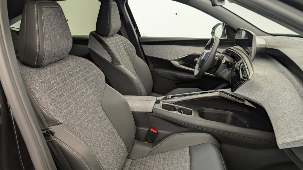 PEUGEOT 3008 Hybrid 145 e-DCS6 Allure - ref: 1-375809 - Photo 9