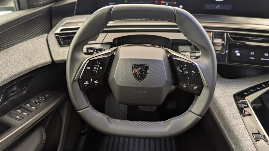 PEUGEOT 3008 Hybrid 145 e-DCS6 Allure - ref: 1-375811 - Photo 14