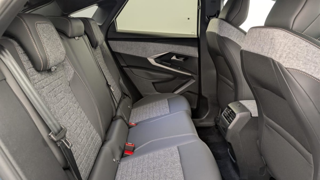 PEUGEOT 3008 Hybrid 145 e-DCS6 Allure - ref: 1-375813 - Photo 10