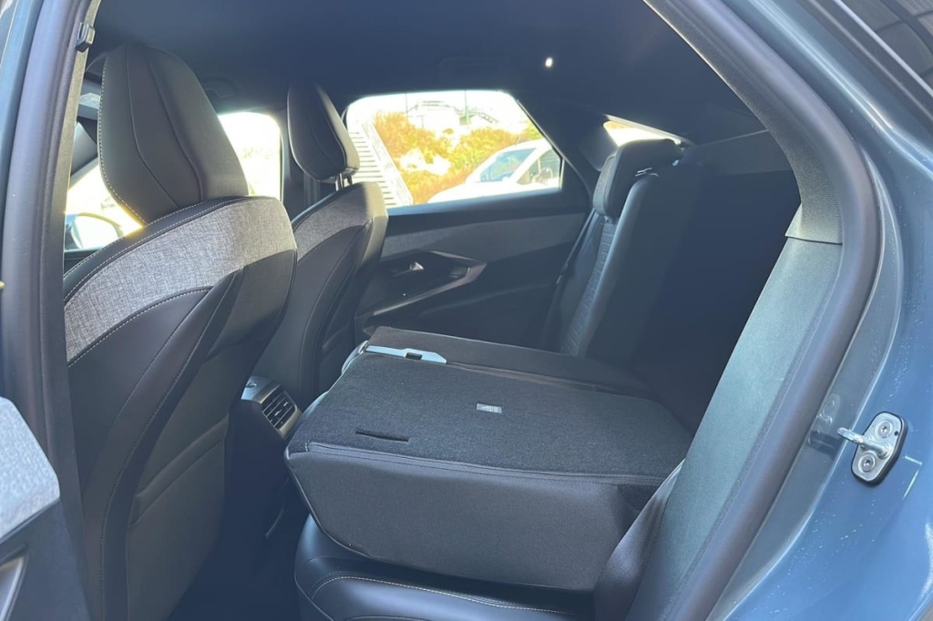 PEUGEOT 3008 Hybrid 145 e-DCS6 Allure - ref: 1-375819 - Photo 10