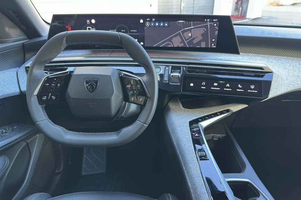 PEUGEOT 3008 Hybrid 145 e-DCS6 Allure - ref: 1-375819 - Photo 13