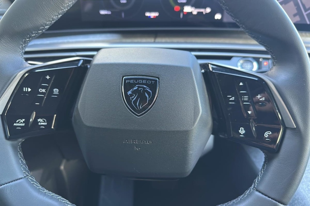 PEUGEOT 3008 Hybrid 145 e-DCS6 Allure - ref: 1-375819 - Photo 15