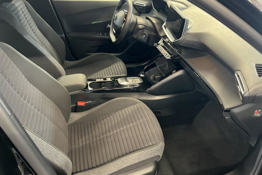 PEUGEOT 2008 50 kWh 136 ch Active - ref: 1-375976 - Photo 9