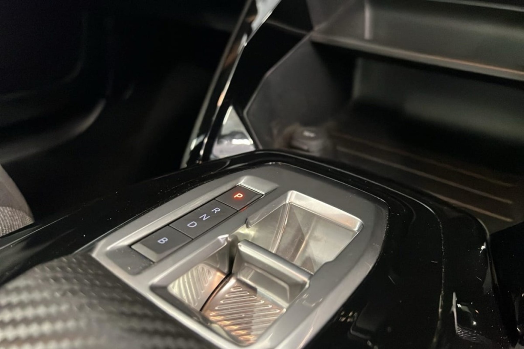 PEUGEOT 2008 50 kWh 136 ch Active - ref: 1-375977 - Photo 16