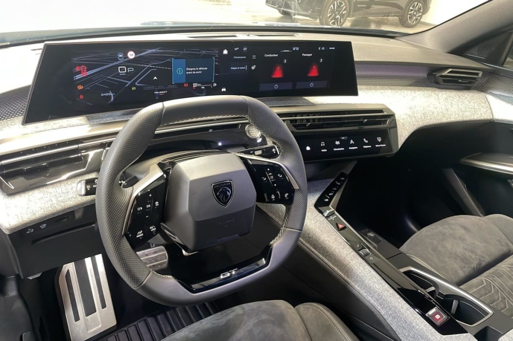 PEUGEOT 3008 Hybrid 145 e-DCS6 GT - ref: 1-375995 - Photo 15