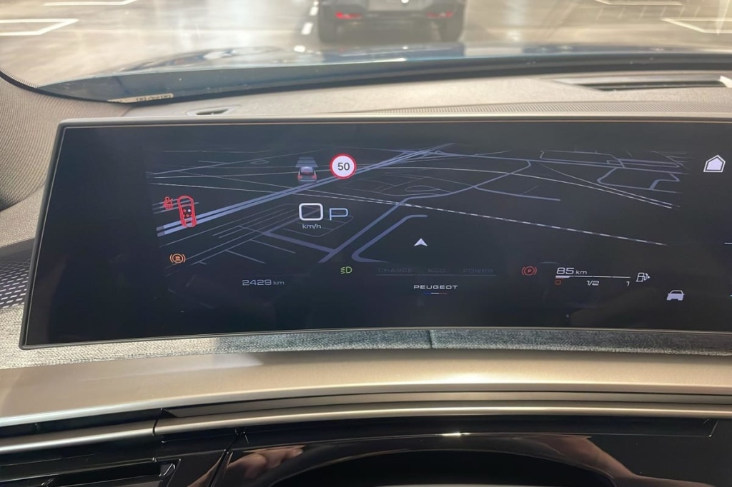 PEUGEOT 3008 Hybrid 145 e-DCS6 GT - ref: 1-375995 - Photo 9