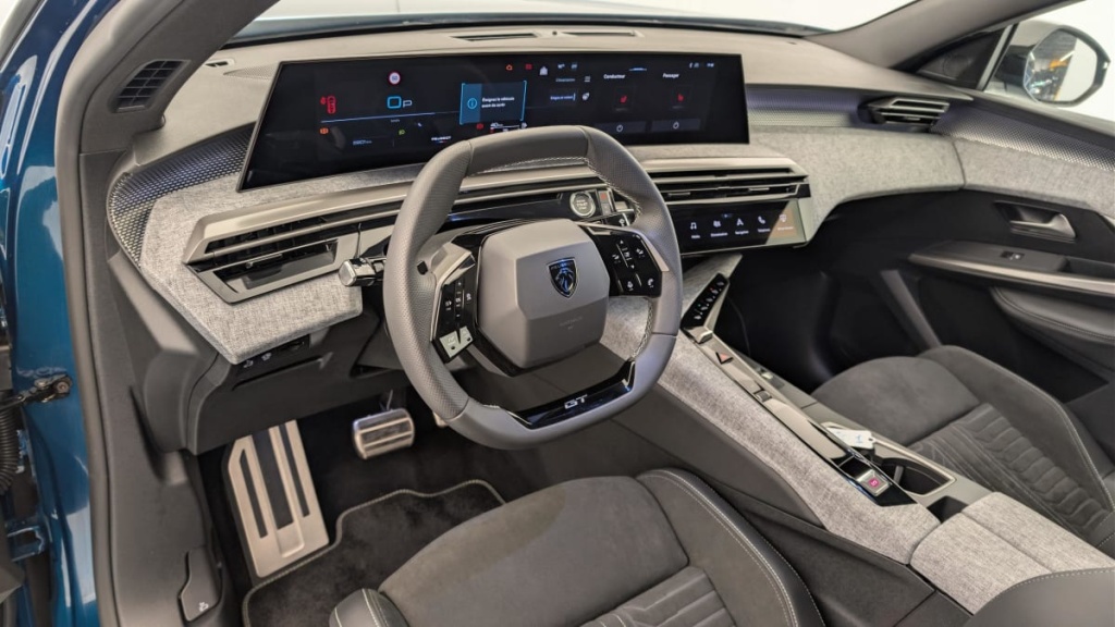 PEUGEOT 3008 Hybrid 145 e-DCS6 GT - ref: 1-375996 - Photo 15