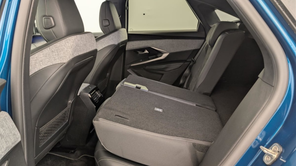 PEUGEOT 3008 Hybrid 145 e-DCS6 GT - ref: 1-375998 - Photo 12