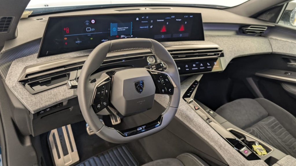 PEUGEOT 3008 Hybrid 145 e-DCS6 GT - ref: 1-376001 - Photo 15