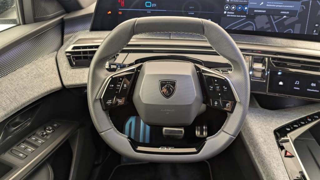 PEUGEOT 3008 Hybrid 145 e-DCS6 GT - ref: 1-376007 - Photo 14