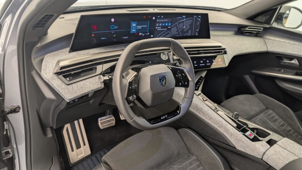 PEUGEOT 3008 Hybrid 145 e-DCS6 GT - ref: 1-376012 - Photo 15