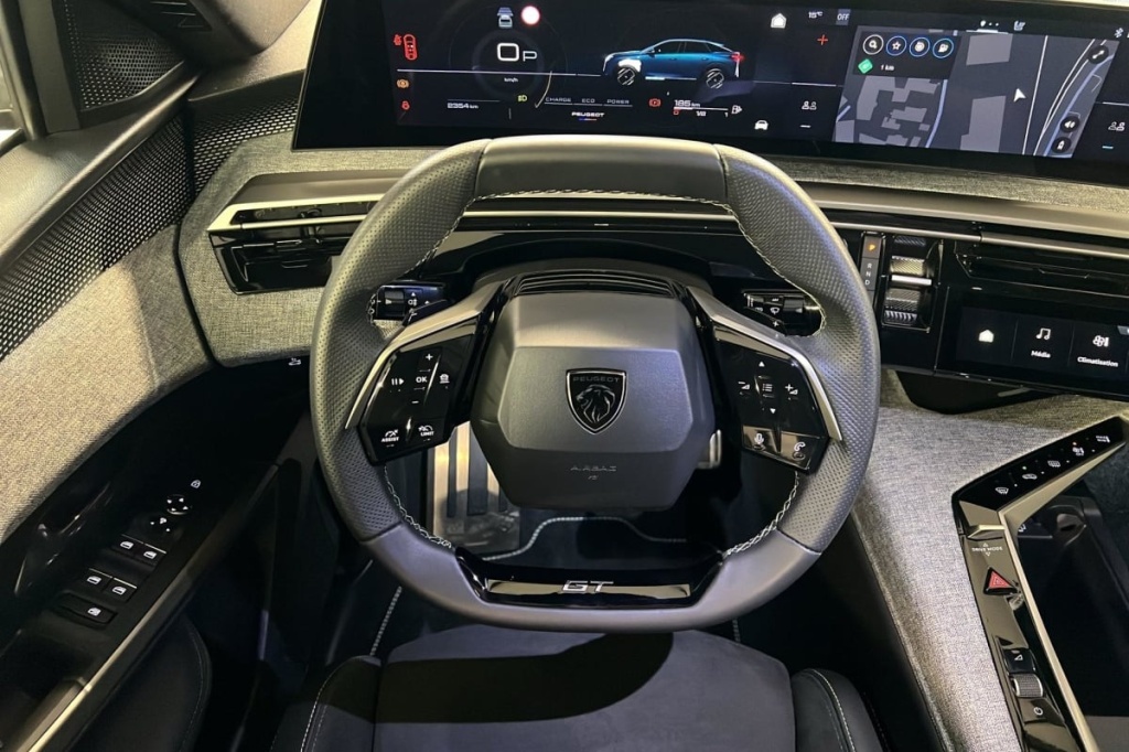 PEUGEOT 3008 Hybrid 145 e-DCS6 GT - ref: 1-376018 - Photo 13