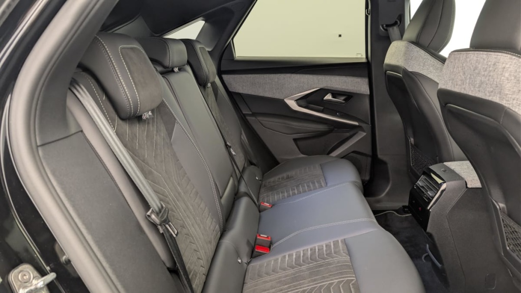 PEUGEOT 3008 Hybrid 145 e-DCS6 GT - ref: 1-376019 - Photo 10