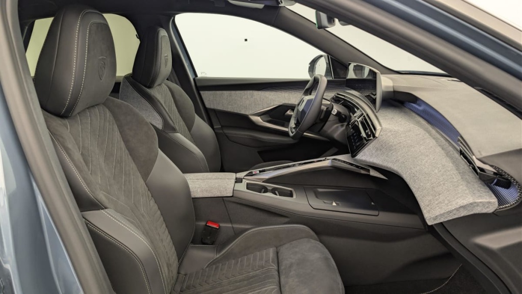 PEUGEOT 3008 Hybrid 145 e-DCS6 GT - ref: 1-376023 - Photo 9