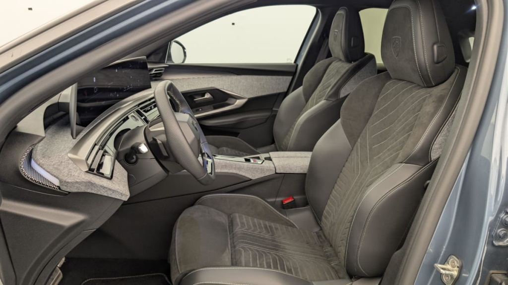 PEUGEOT 3008 Hybrid 145 e-DCS6 GT - ref: 1-376027 - Photo 16