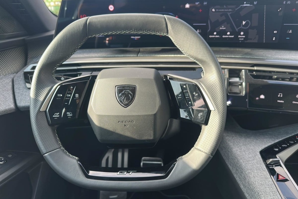 PEUGEOT 3008 Hybrid 145 e-DCS6 GT - ref: 1-376028 - Photo 14