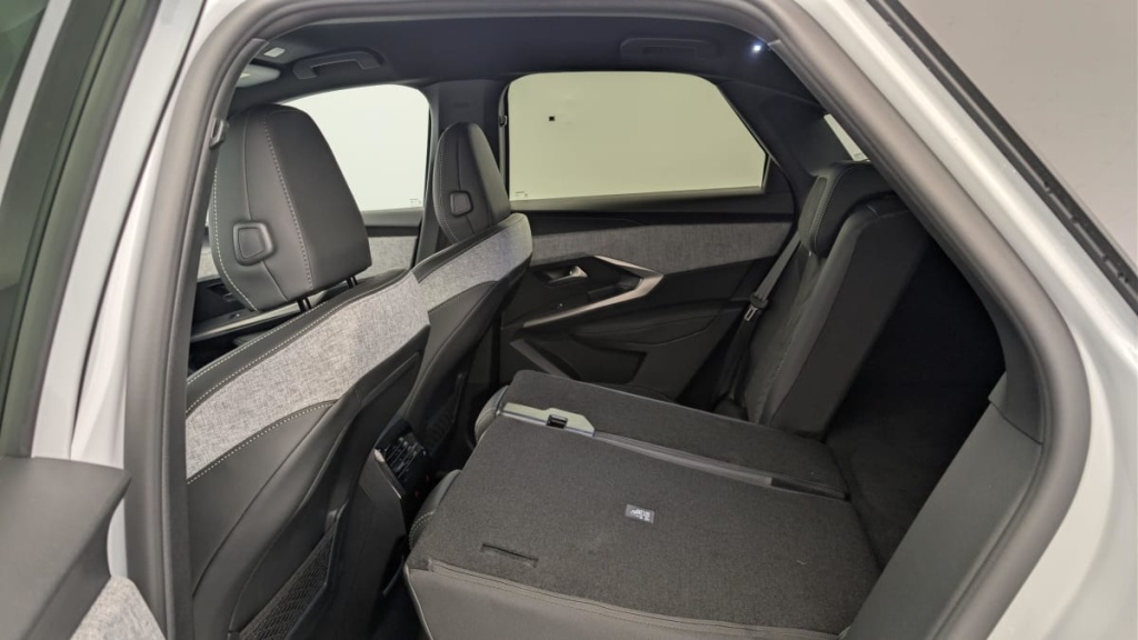 PEUGEOT 3008 Hybrid 145 e-DCS6 GT - ref: 1-376029 - Photo 12