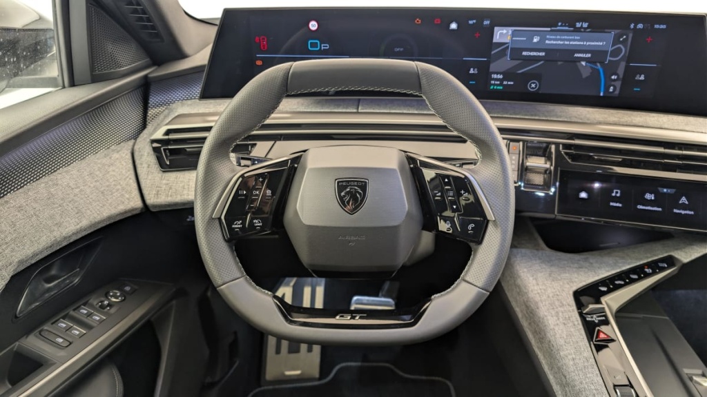 PEUGEOT 3008 Hybrid 145 e-DCS6 GT - ref: 1-376029 - Photo 14