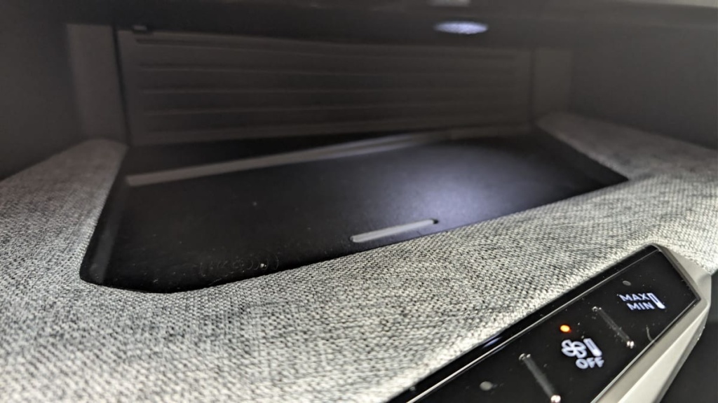 PEUGEOT 3008 Hybrid 145 e-DCS6 GT - ref: 1-376029 - Photo 20