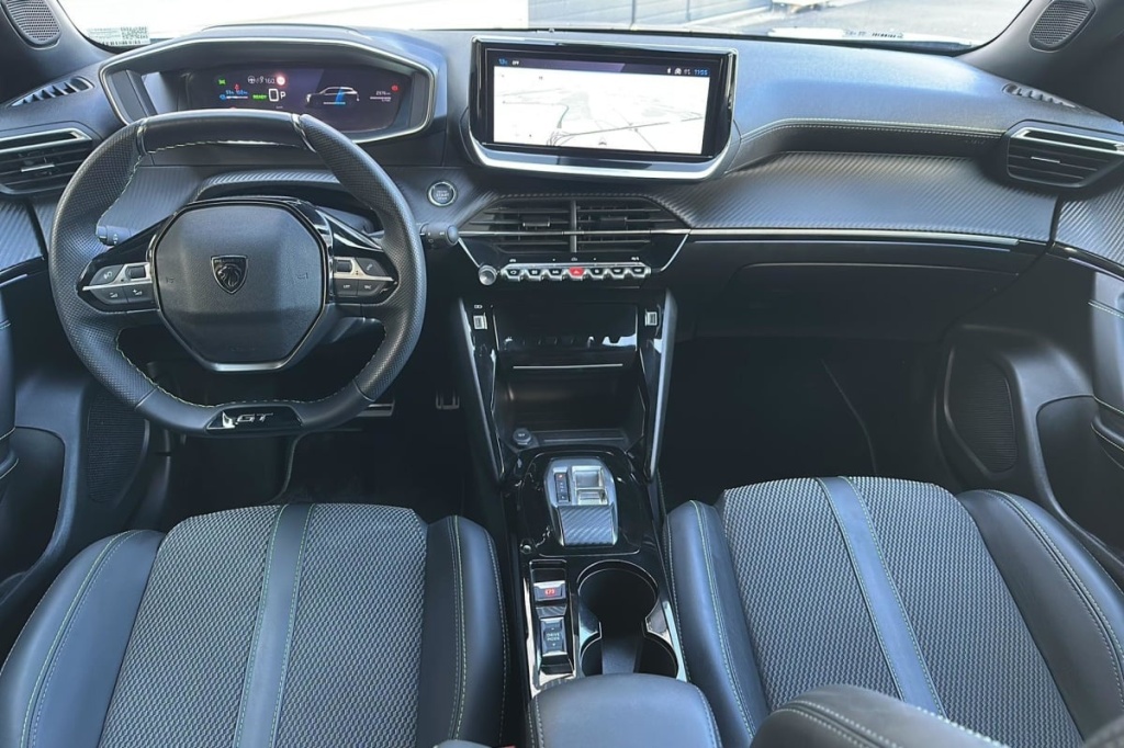 PEUGEOT 2008 50 kWh 136 ch GT - ref: 1-376033 - Photo 12