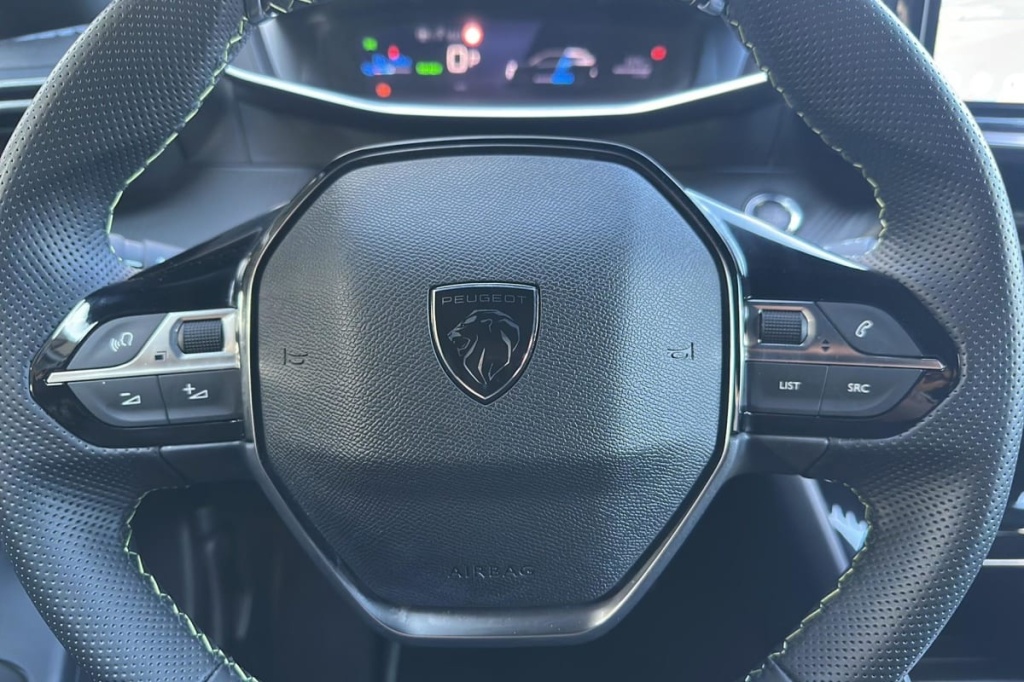 PEUGEOT 2008 50 kWh 136 ch GT - ref: 1-376033 - Photo 15